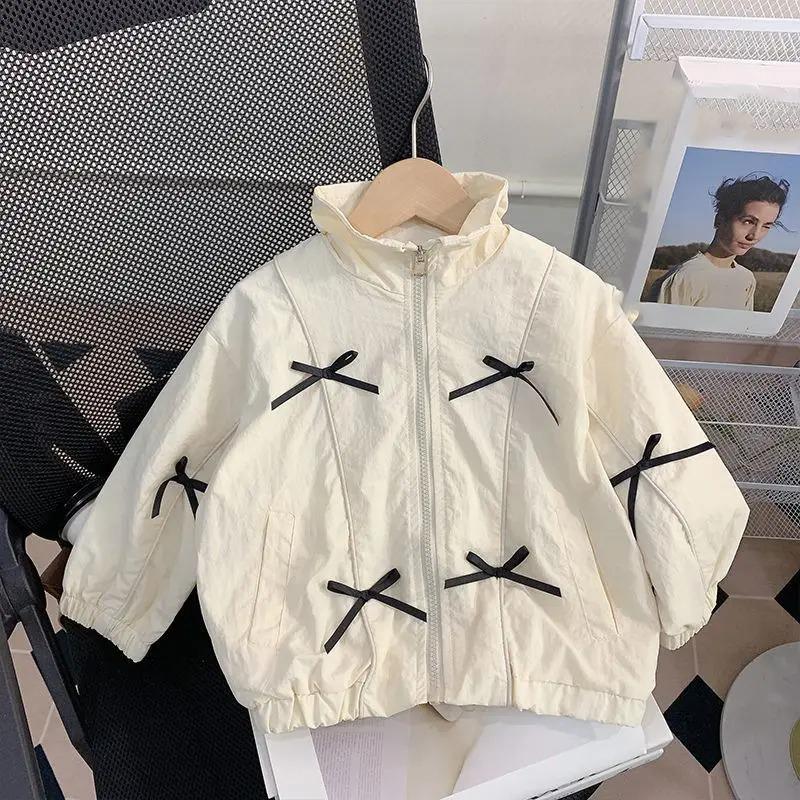 Girls Bow Print Coats Spring Autumn Solid Color Lapel Thin Windbreaker Jacket Girl Fashion Zipper Outwear 140cm
Girls Bow Print Coats Spring Autumn Solid Color Lapel Thin Windbreaker Jacket Girl Fashion Zipper Outwear 140cm