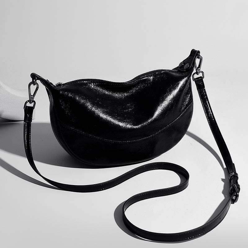 Кожаная сумка-мессенджер 2025 новая французская нишевая сумка-круассан женская текстурная мягкая кожа повседневная универсальная сумка-пельмень на плечо 23.8.16 чёрный
Кожаная сумка-мессенджер 2025 новая французская нишевая сумка-круассан женская текстурная мягкая кожа повседневная универсальная сумка-пельмень на плечо 23.8.16 чёрный