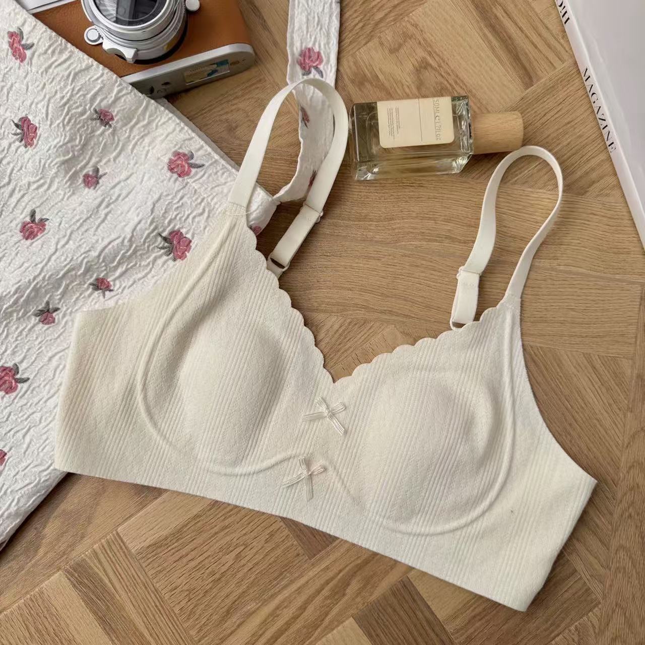 Sweet floral female seamless steel ring collection breast anti-sagging big breasts small thin bra XL【38/85ABC】 молоко, білий колір
Sweet floral female seamless steel ring collection breast anti-sagging big breasts small thin bra XL【38/85ABC】 молоко, білий колір