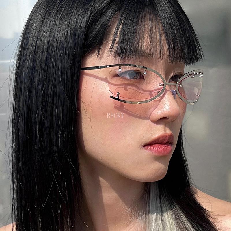Fashion New Punk Square Y2K Sunglasses Women Men Oval Female hottie Sun Glasses Shades Eyewear UV400 Steampunk Glasses Mirror Eyeglasses
Fashion New Punk Square Y2K Sunglasses Women Men Oval Female hottie Sun Glasses Shades Eyewear UV400 Steampunk Glasses Mirror Eyeglasses