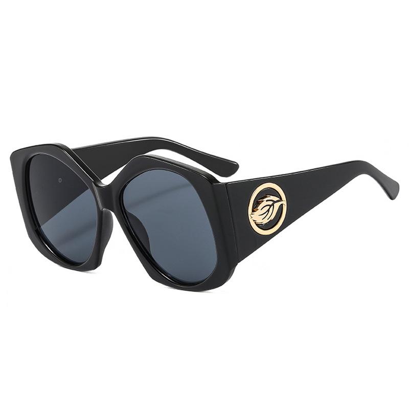 New Retro Contrasting Color Frames Oval Women Sunglasses Y2K Trendy Leaf Decoration Leopard Print Fashion Men Sun Glasses UV400 as picture
New Retro Contrasting Color Frames Oval Women Sunglasses Y2K Trendy Leaf Decoration Leopard Print Fashion Men Sun Glasses UV400 as picture