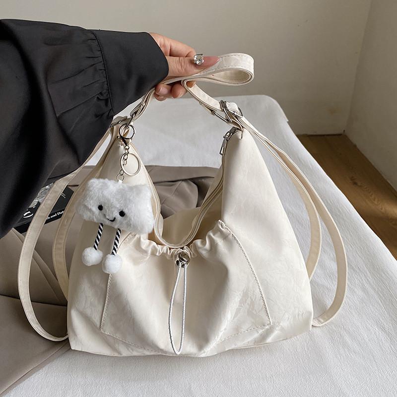 Chic And Trendy Solid Color Tote Bag For Women With Spacious Design Ideal For Casual Outings Without Pendant білий
Chic And Trendy Solid Color Tote Bag For Women With Spacious Design Ideal For Casual Outings Without Pendant білий