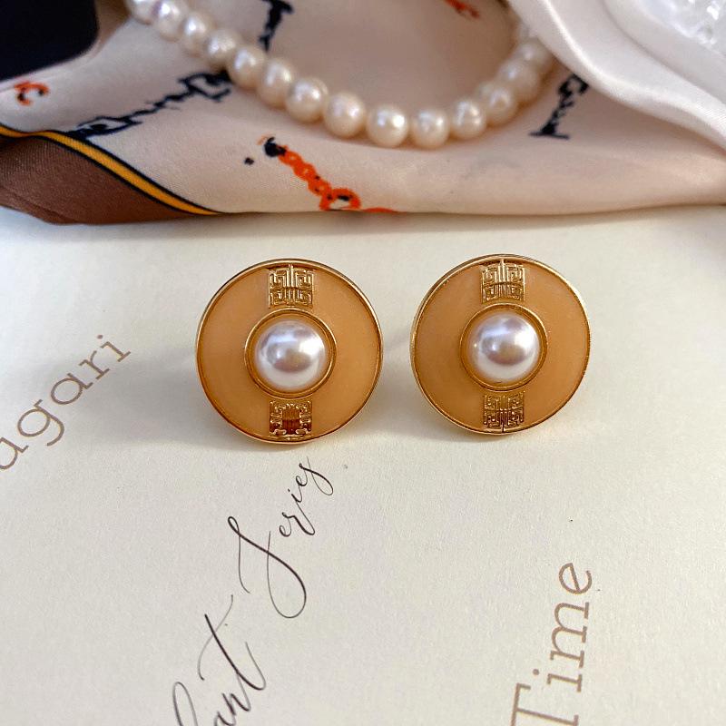 Французские ретро серьги-пусеты из серебра 925 пробы с жемчугом и эмалью
Французские ретро серьги-пусеты из серебра 925 пробы с жемчугом и эмалью