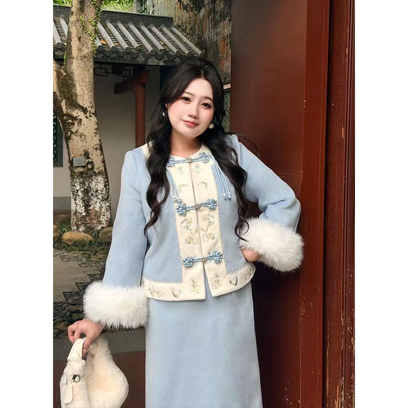 Women s 2025 Winter Plus Size Velvet Qipao Vest Set - New Style, Two-Piece L (50-59 kg) синий
Women s 2025 Winter Plus Size Velvet Qipao Vest Set - New Style, Two-Piece L (50-59 kg) синий
