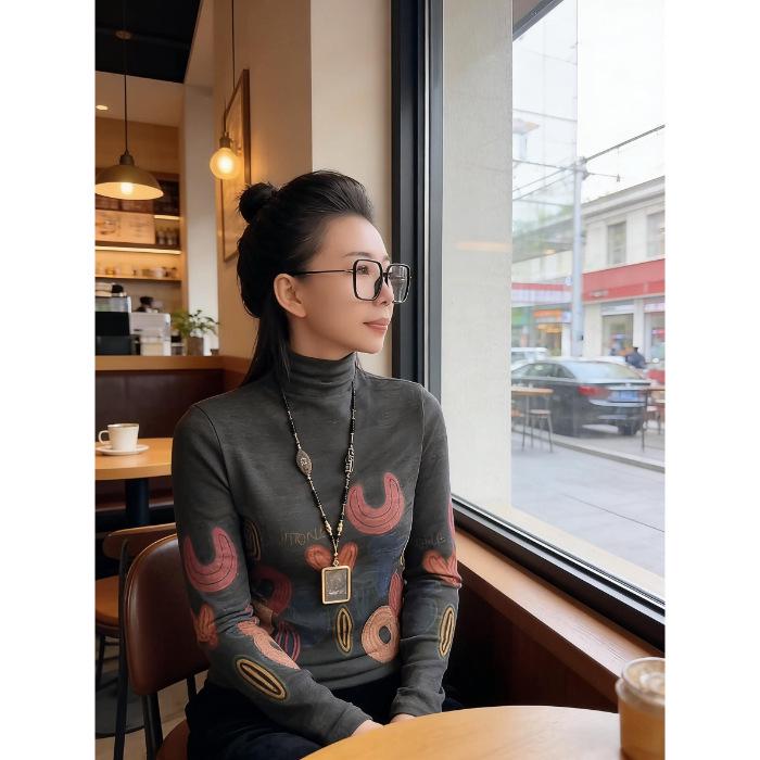 Elegant High Neck Printed Long Sleeve Warm Shirt—Plus Size, Tummy-Covering, Age-Reducing Mother s Autumn/Winter Temperament Top M
Elegant High Neck Printed Long Sleeve Warm Shirt—Plus Size, Tummy-Covering, Age-Reducing Mother s Autumn/Winter Temperament Top M