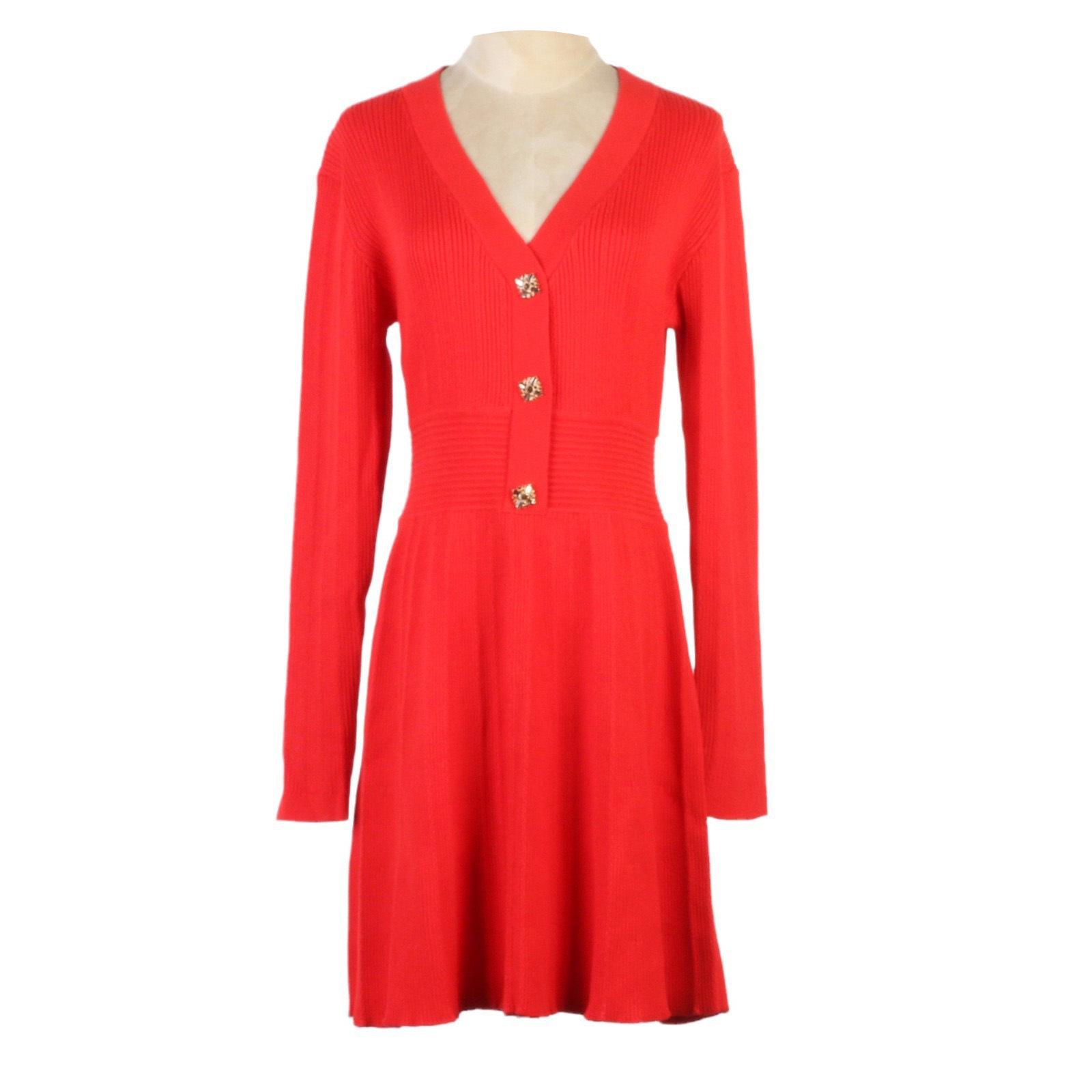 Elegant French Socialite V-Neck Pleated Knitted Dress with Diamond Buckle Large
Elegant French Socialite V-Neck Pleated Knitted Dress with Diamond Buckle Large