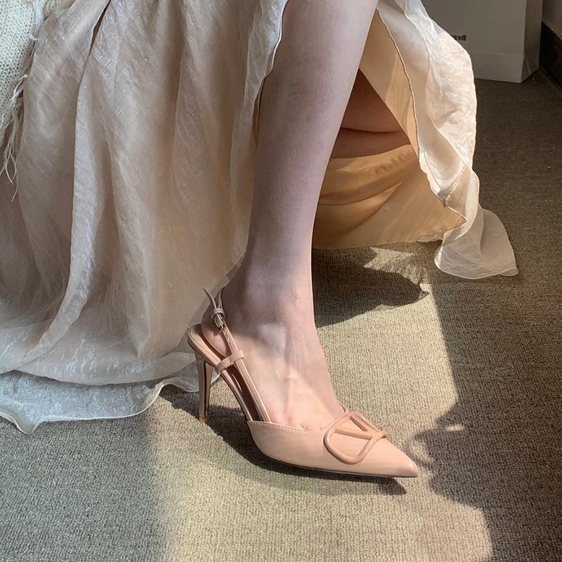 High heels women s 2025 spring and summer shallow wedding shoes large size fashion nude small fragrance versatile stiletto bag head 42 тілесний
High heels women s 2025 spring and summer shallow wedding shoes large size fashion nude small fragrance versatile stiletto bag head 42 тілесний