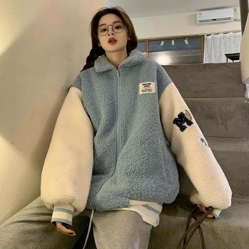 Женская куртка-бейсболка из искусственного меха ягненка для осени и зимы, новая утолщенная флисовая набивка, модная хлопковая одежда 3XL
Женская куртка-бейсболка из искусственного меха ягненка для осени и зимы, новая утолщенная флисовая набивка, модная хлопковая одежда 3XL