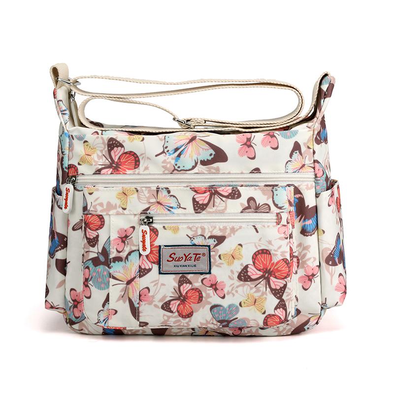Multi-pocket Design Women s Shoulder Bag Fashion Casual Floral Pattern Women Bag Durable Fabric Nylon Handbag SAC 29cm x 23cm x 15cm
Multi-pocket Design Women s Shoulder Bag Fashion Casual Floral Pattern Women Bag Durable Fabric Nylon Handbag SAC 29cm x 23cm x 15cm