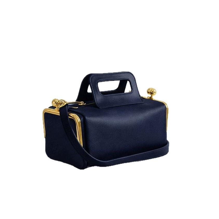 Luxury Retro Metal Clip Clutch Classic Black Pu Leather Zippered Shoulder Bag French Casual Large-capacity Square Lock Tote Bag синій
Luxury Retro Metal Clip Clutch Classic Black Pu Leather Zippered Shoulder Bag French Casual Large-capacity Square Lock Tote Bag синій