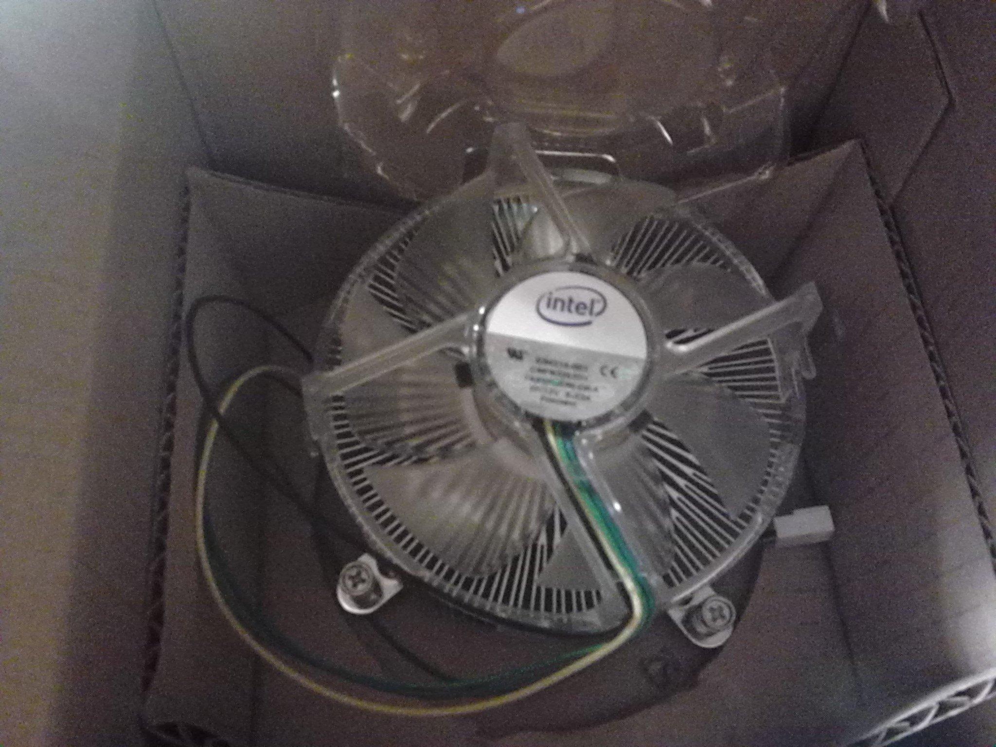 Intel LGA2011 Cooler Thermal Solution Sandy Bridge-E BXRTS2011AC
Intel LGA2011 Cooler Thermal Solution Sandy Bridge-E BXRTS2011AC