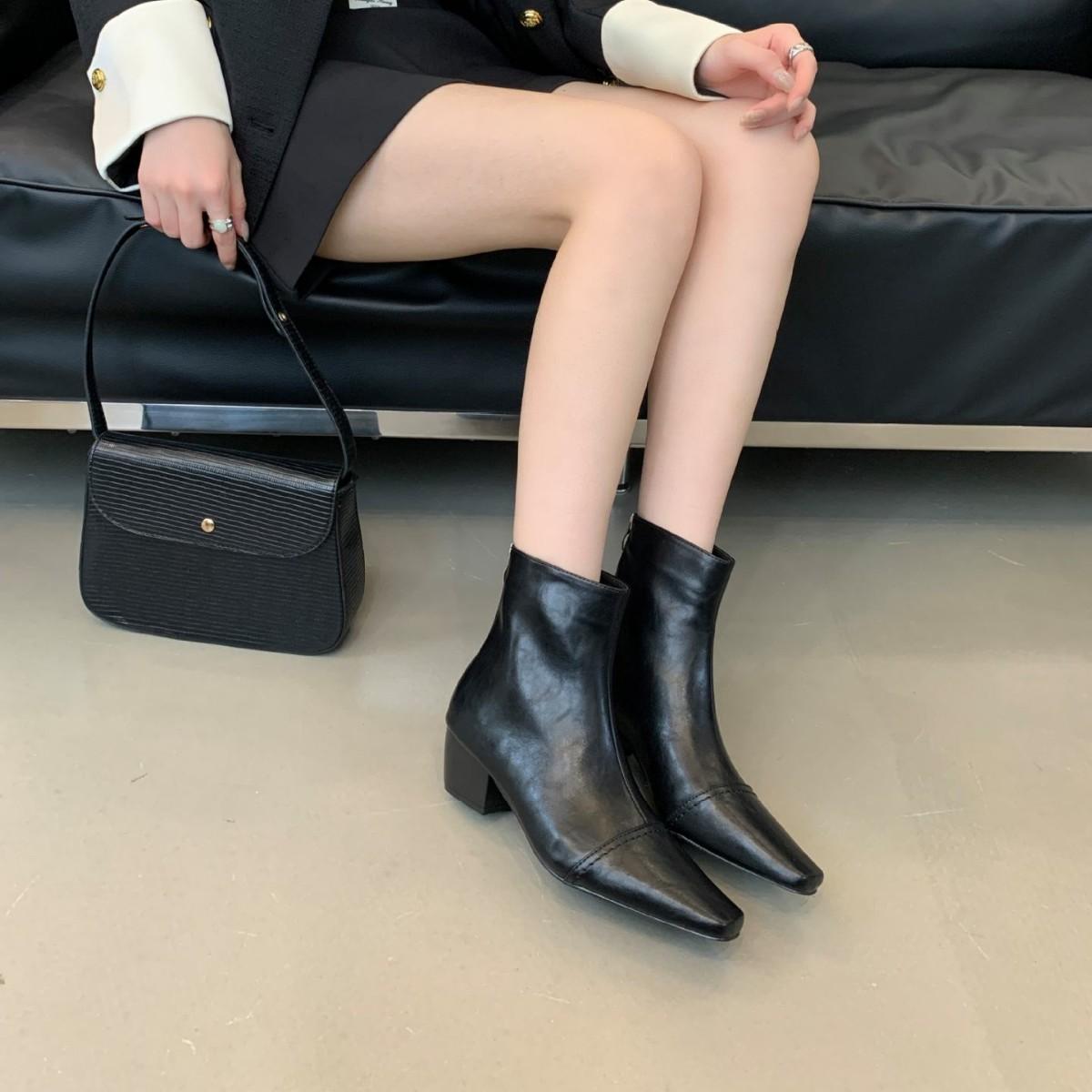 2025 new round head thick heel splicing low tube rear zipper soft sole Chelsea Martin women s short boots 39 бежевый
2025 new round head thick heel splicing low tube rear zipper soft sole Chelsea Martin women s short boots 39 бежевый