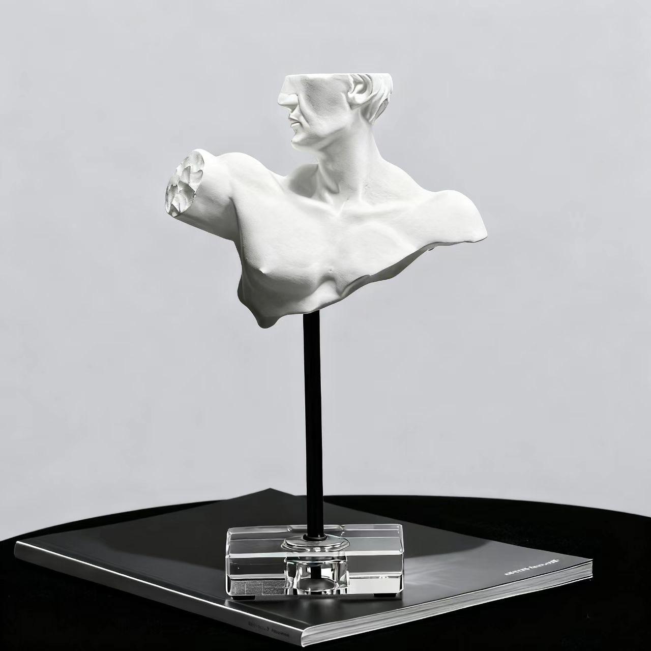Creative Resin Gilded Bust Sculptures Greek Roman Character Sculptures Abstract Busts Human Body Resin Models Home Decoration
Creative Resin Gilded Bust Sculptures Greek Roman Character Sculptures Abstract Busts Human Body Resin Models Home Decoration