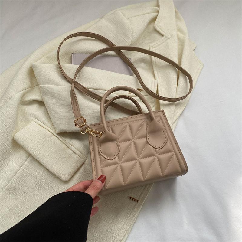 Stylish Women s Casual Handbag Versatile Square Bag With Zipper Closure For Everyday Use хакі
Stylish Women s Casual Handbag Versatile Square Bag With Zipper Closure For Everyday Use хакі