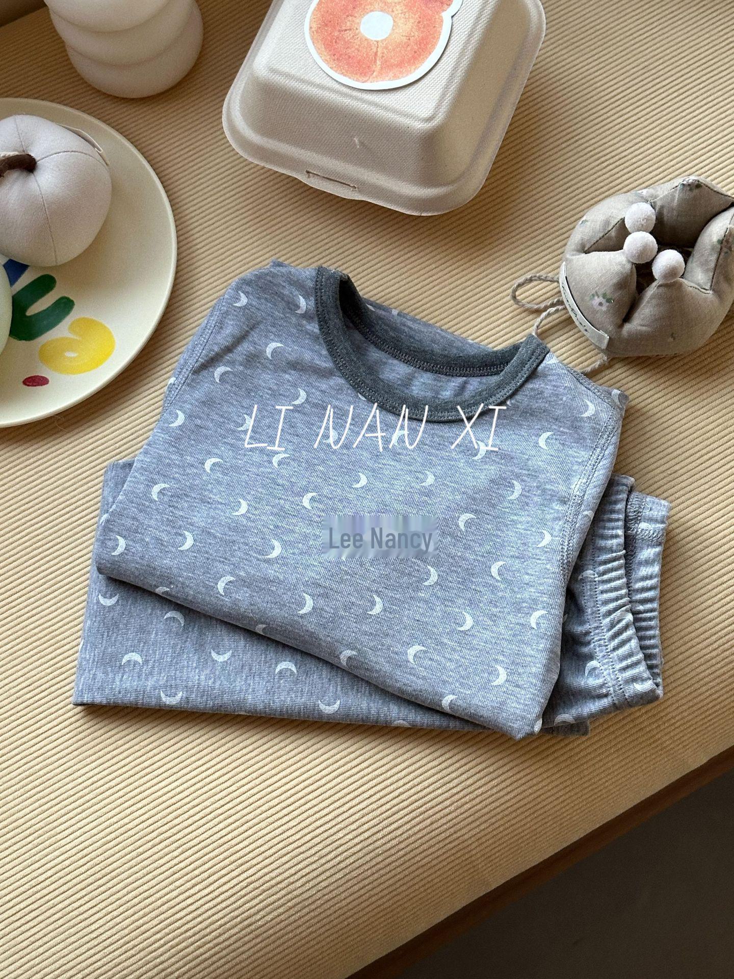 Детский комплект пижам Youkesi на 25-летие - унисекс с круглым вырезом
Детский комплект пижам Youkesi на 25-летие - унисекс с круглым вырезом