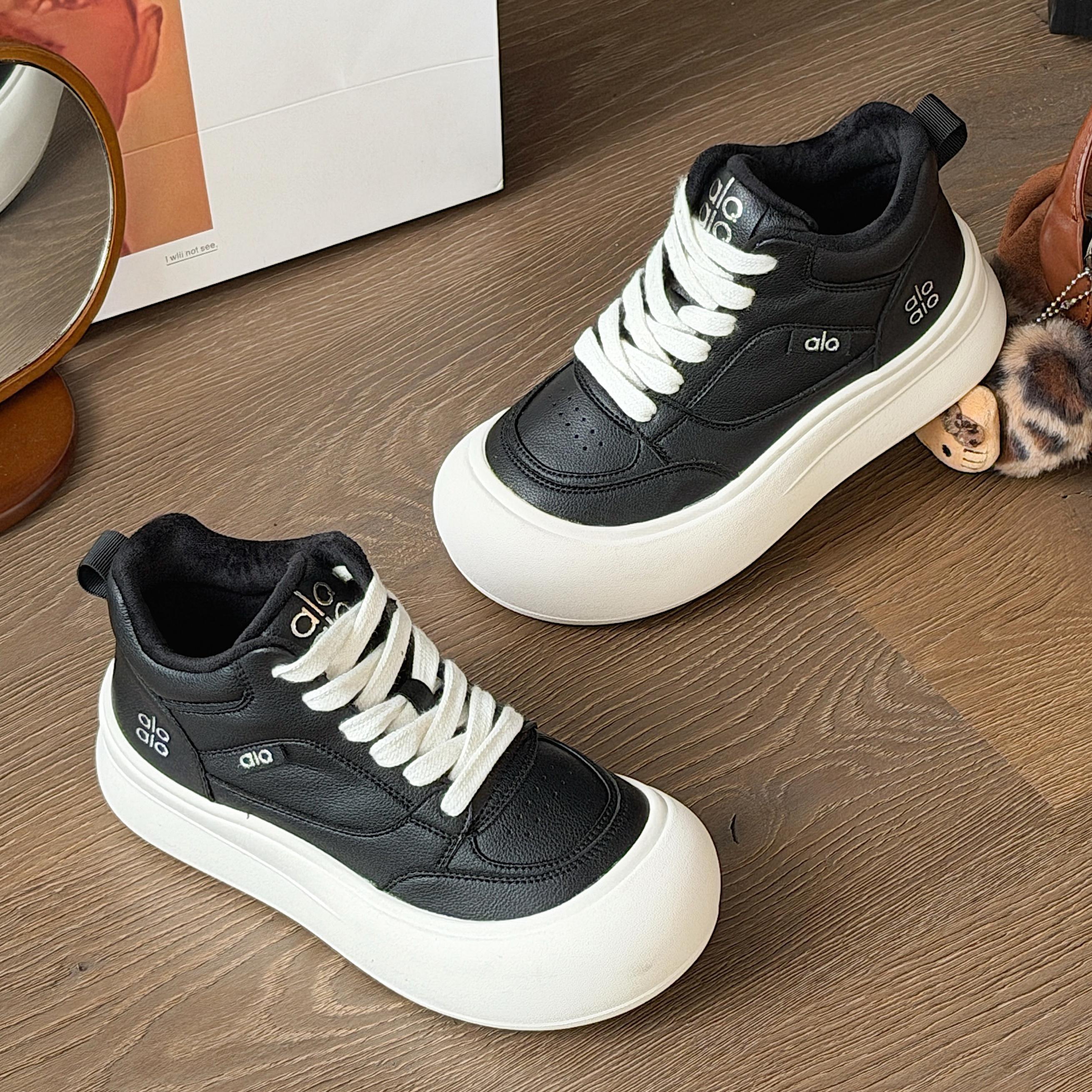 Doll head high-top little white shoes women s winter round head leather velvet warm thick-soled cotton shoes casual board shoes 40
Doll head high-top little white shoes women s winter round head leather velvet warm thick-soled cotton shoes casual board shoes 40