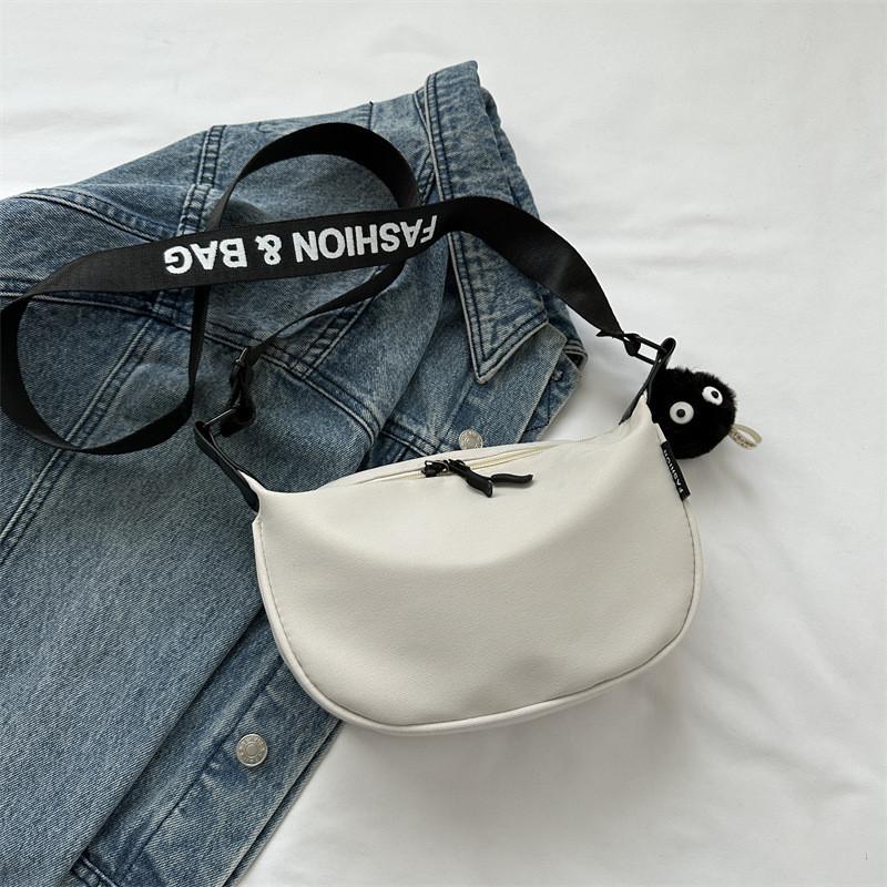 Trendy Small Square Crossbody Bag For Women With Soft Fabric Ideal For Casual Outfits Without Pendant білий
Trendy Small Square Crossbody Bag For Women With Soft Fabric Ideal For Casual Outfits Without Pendant білий