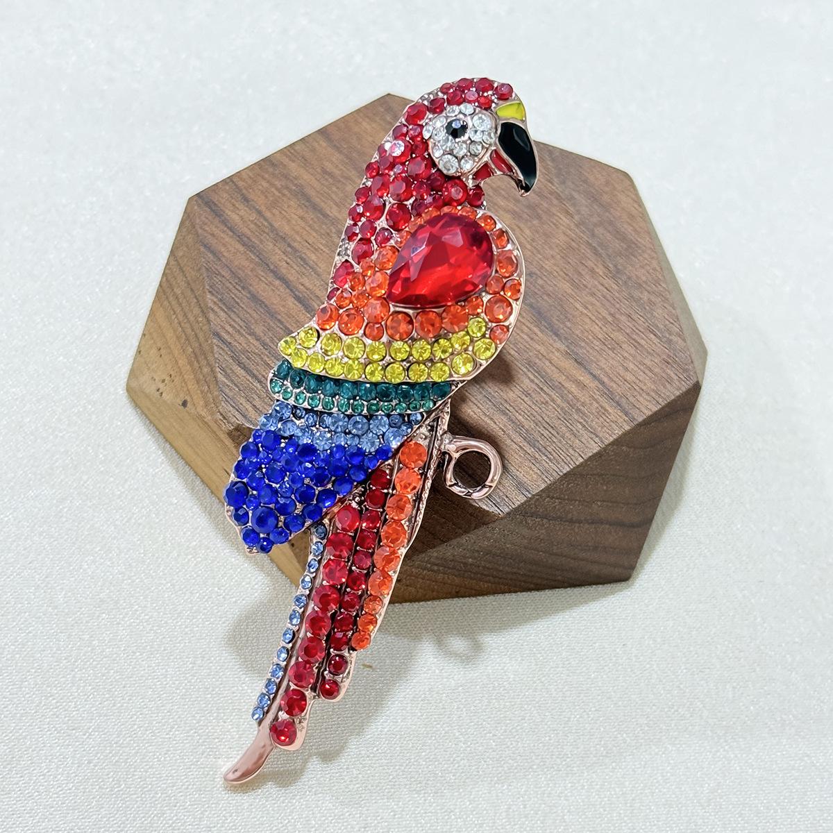 Ретро-брошь в виде попугая, универсальная брошь в виде животного с большой грудью, цветка, птицы, пальто, аксессуары для одежды, популярная преувеличенная брошь
Ретро-брошь в виде попугая, универсальная брошь в виде животного с большой грудью, цветка, птицы, пальто, аксессуары для одежды, популярная преувеличенная брошь