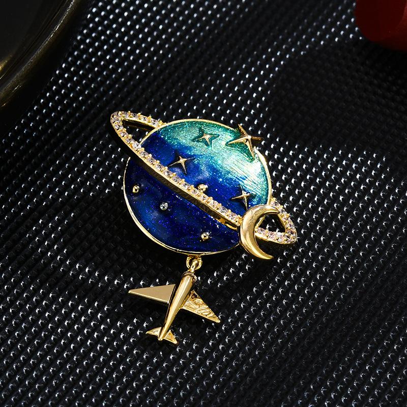 New Fashion Personality Ins Planet Brooch Copper Plated Real Gold Small Corsage Coat Clothing Accessories Cute Pin золотий
New Fashion Personality Ins Planet Brooch Copper Plated Real Gold Small Corsage Coat Clothing Accessories Cute Pin золотий