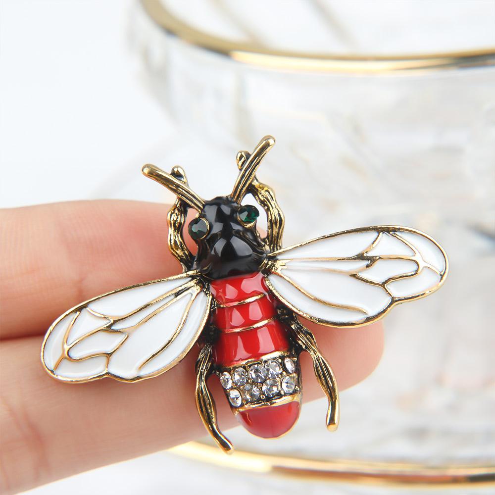 Cute Bee Insect Shape Enamel Fashion Jewelry Metal Lapel Pin Brooch красный 
Cute Bee Insect Shape Enamel Fashion Jewelry Metal Lapel Pin Brooch красный