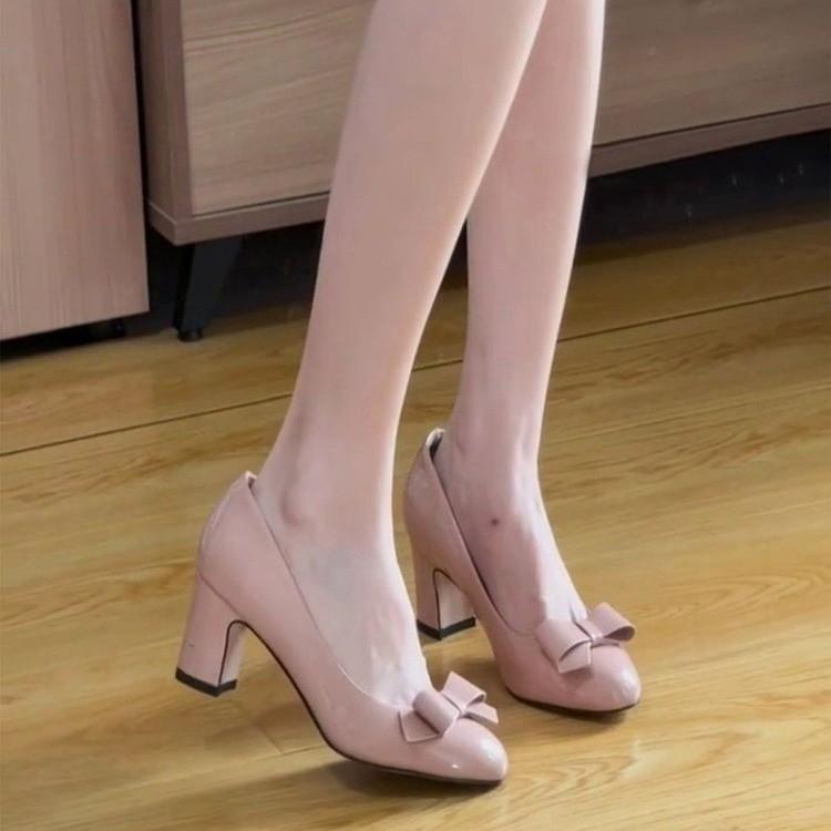 Новые туфли-лодочки на высоком толстом каблуке с круглым носком и бантом, нежно-розового и нежного белого цвета, см, Мэри Джейн 40 розовый
Новые туфли-лодочки на высоком толстом каблуке с круглым носком и бантом, нежно-розового и нежного белого цвета, см, Мэри Джейн 40 розовый