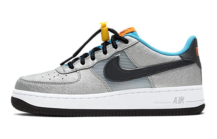 Nike Air Force 1 Low Sky Nike Pack GS CW6011-001 36.5
Nike Air Force 1 Low Sky Nike Pack GS CW6011-001 36.5
