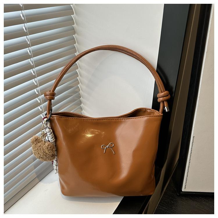 Large capacity red commuter bag women s 2025 new wedding bag wedding bride bag feeling shoulder tote bag Without pendant коричневый
Large capacity red commuter bag women s 2025 new wedding bag wedding bride bag feeling shoulder tote bag Without pendant коричневый