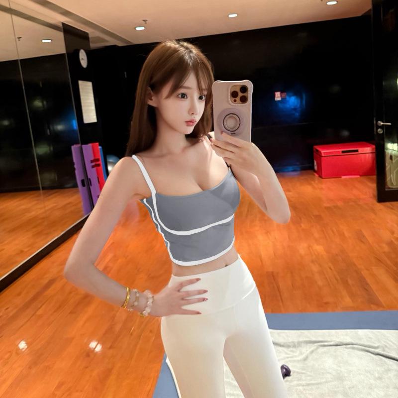 Women s Slim Fit Color Block Yoga Camisole with Chest Pads - Sexy Sleeveless Summer Top M
Women s Slim Fit Color Block Yoga Camisole with Chest Pads - Sexy Sleeveless Summer Top M