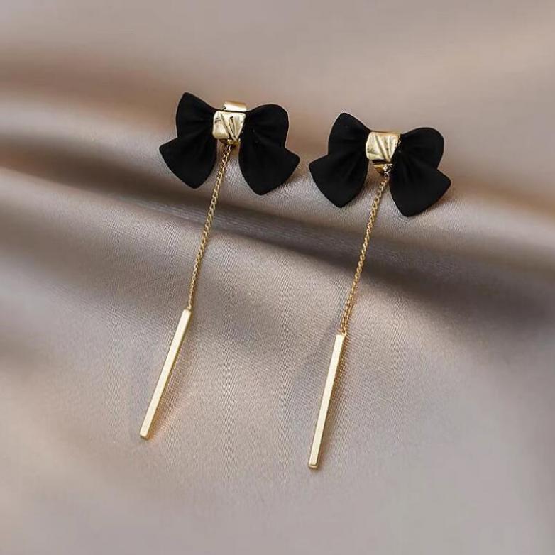 Sweet Girls Earrings Korean Edition Advanced Long Style Tassel Black Bow Tie Acrylic Earrings Minimalist Temperament Earrings
Sweet Girls Earrings Korean Edition Advanced Long Style Tassel Black Bow Tie Acrylic Earrings Minimalist Temperament Earrings
