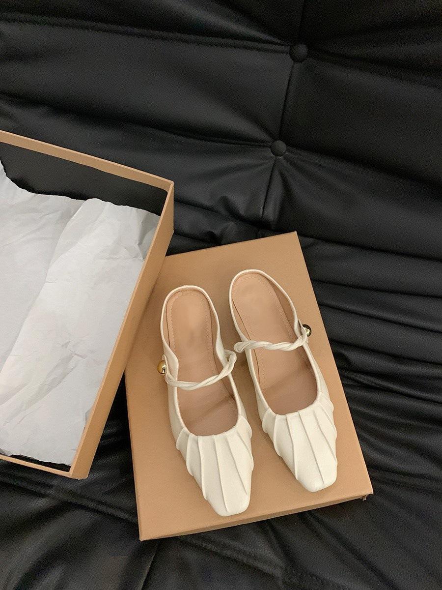 Flat-bottomed French bag head, half slippers, fairy shoes, outer wear 2025 new summer niche silver Mary Jane sandals 40
Flat-bottomed French bag head, half slippers, fairy shoes, outer wear 2025 new summer niche silver Mary Jane sandals 40
