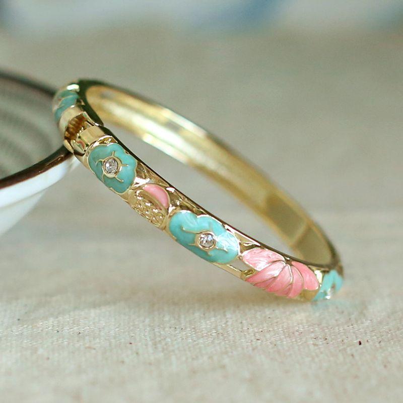 Изысканный этнический браслет Маленький размер кольца Эмалевый браслет Украшение Женский браслет Браслет с лотосом с династией Хань Powder blue
Изысканный этнический браслет Маленький размер кольца Эмалевый браслет Украшение Женский браслет Браслет с лотосом с династией Хань Powder blue