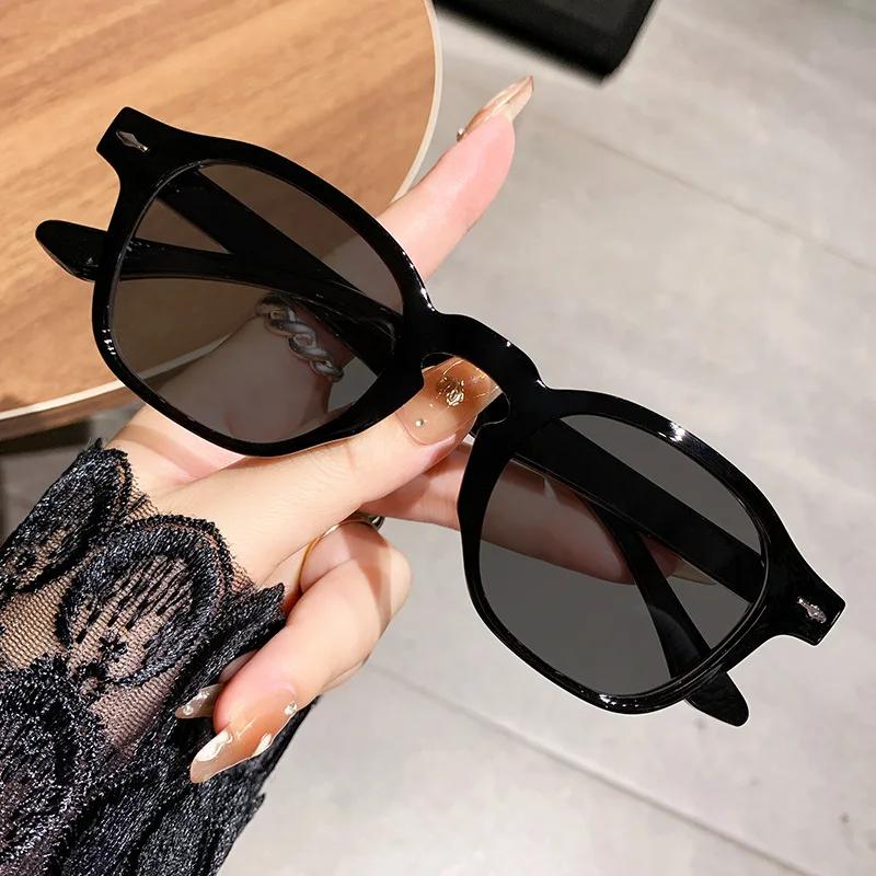 European and American Leopard Print Large Frame Personalized High-end Sunglasses Fashionable UV Resistant and Sunscreen Eyeglasses
European and American Leopard Print Large Frame Personalized High-end Sunglasses Fashionable UV Resistant and Sunscreen Eyeglasses