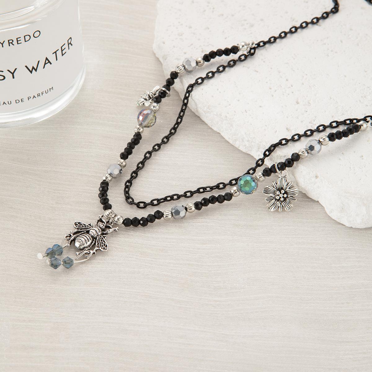 Sweet And Cool Style Bee Flower Beaded Necklace Retro Niche Light Luxury Temperament Layer Collarbone Chain Women S Fashion Versatile Necklace
Sweet And Cool Style Bee Flower Beaded Necklace Retro Niche Light Luxury Temperament Layer Collarbone Chain Women S Fashion Versatile Necklace