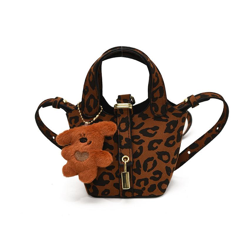 Kids Solid Color Leopard Print Shoulder Bag With Sanded Material For School And Daily Use
Kids Solid Color Leopard Print Shoulder Bag With Sanded Material For School And Daily Use