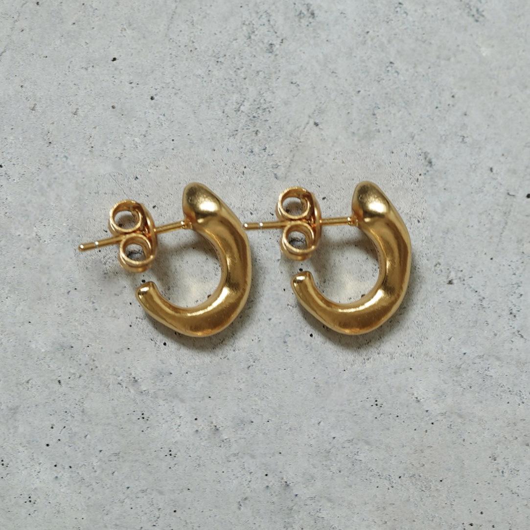 Casual Thick Glossy Drop Earrings Generous Delicate Niche Temperament Earrings Personality Trend Hundred Match Fashion Jewelry Ambience Back To School
Casual Thick Glossy Drop Earrings Generous Delicate Niche Temperament Earrings Personality Trend Hundred Match Fashion Jewelry Ambience Back To School