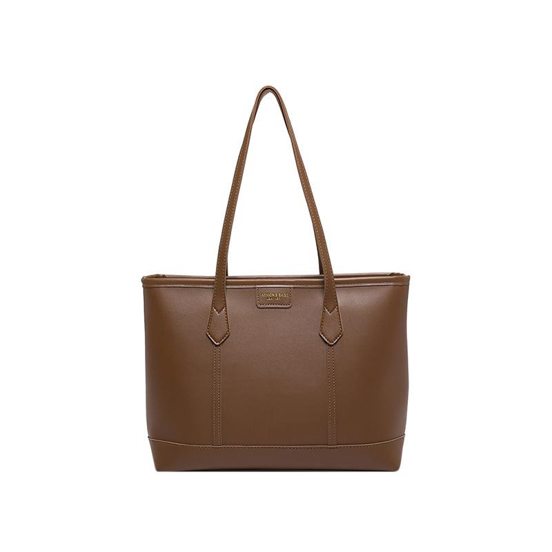 Women s largecapacity textured commuter big bag Women s popular new lychee pattern interlayer shoulder tote bag коричневий
Women s largecapacity textured commuter big bag Women s popular new lychee pattern interlayer shoulder tote bag коричневий