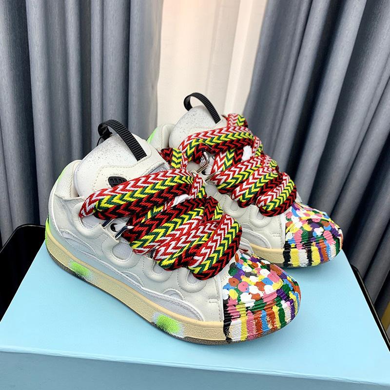 Нові Жіночі Чоловічі Унісекс Повсякденні Взуття Кросівки Круглий Носок На Шнурівці Модний Дизайн Кольоровий Принт Змішаний Колір Вуличний Стиль Спортивне Взуття 46
Нові Жіночі Чоловічі Унісекс Повсякденні Взуття Кросівки Круглий Носок На Шнурівці Модний Дизайн Кольоровий Принт Змішаний Колір Вуличний Стиль Спортивне Взуття 46