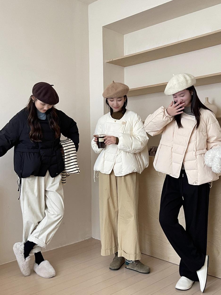 Korean down jacket women s short winter new small design sense fashionable white duck down crew neck jacket tide One Size (90-75kg)
Korean down jacket women s short winter new small design sense fashionable white duck down crew neck jacket tide One Size (90-75kg)