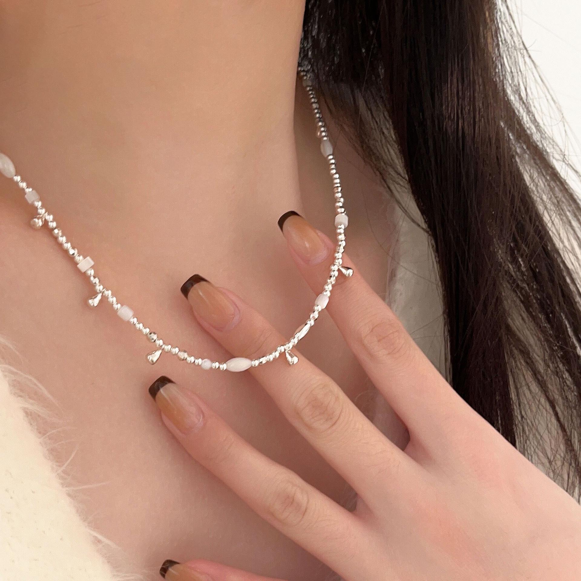 Yinruitai S925 Sterling Silver Spliced Necklace for Women - Light Luxury, Spring 2024 Niche Cold Style, High-End Clavicle Chain 925 Silver
Yinruitai S925 Sterling Silver Spliced Necklace for Women - Light Luxury, Spring 2024 Niche Cold Style, High-End Clavicle Chain 925 Silver