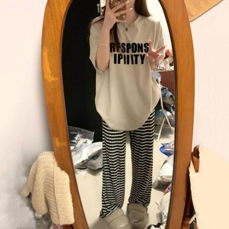 Women s Korean Style Loose Summer Two-Piece Set: Sporty Short Sleeve Top and Long Pants Medium
Women s Korean Style Loose Summer Two-Piece Set: Sporty Short Sleeve Top and Long Pants Medium