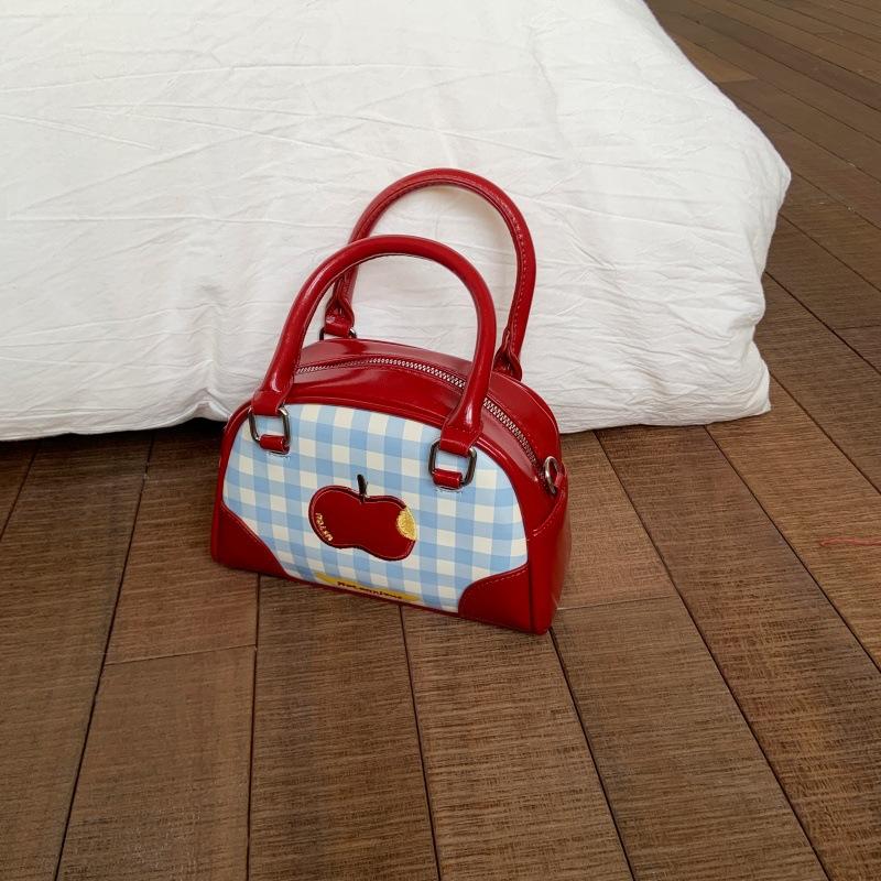 Cute apple plaid women summer new fashion college wind backpack diagonal span saddle bag красный
Cute apple plaid women summer new fashion college wind backpack diagonal span saddle bag красный