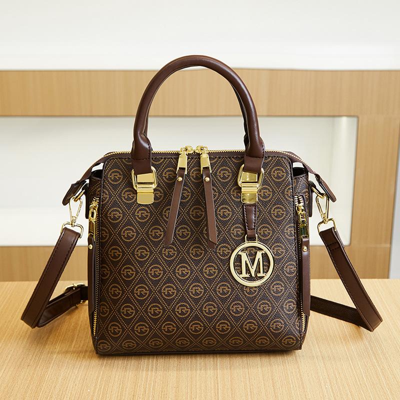 Spring and Summer New Trendy Retro Handbag Printed Contrasting Color One Shoulder Crossbody Bag
Spring and Summer New Trendy Retro Handbag Printed Contrasting Color One Shoulder Crossbody Bag