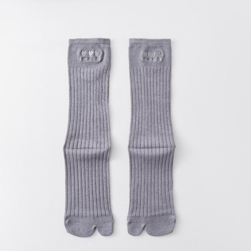Cute Two-Toed Socks Women S Medium Tube Sub-Finger Socks Cream Women S Socks Spring And Summer Love Embroidery Clogs Women S Socks One size fits all
Cute Two-Toed Socks Women S Medium Tube Sub-Finger Socks Cream Women S Socks Spring And Summer Love Embroidery Clogs Women S Socks One size fits all