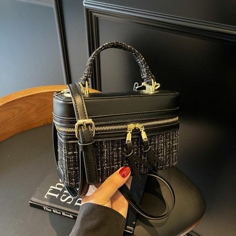 New Spring Summer Fashionable Handbag – Lightweight Portable Square Box Crossbody Bag for Stylish Daily Use
New Spring Summer Fashionable Handbag – Lightweight Portable Square Box Crossbody Bag for Stylish Daily Use