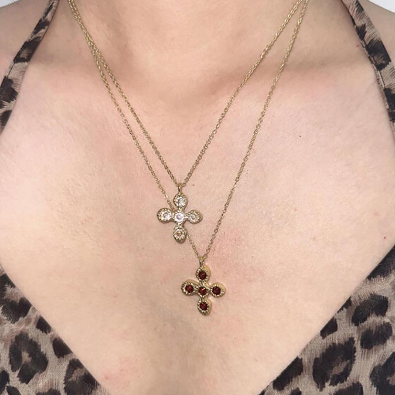 Zircon cross pendant necklace retro light luxury high-end clavicle chain fashion niche temperament versatile jewelry women
Zircon cross pendant necklace retro light luxury high-end clavicle chain fashion niche temperament versatile jewelry women