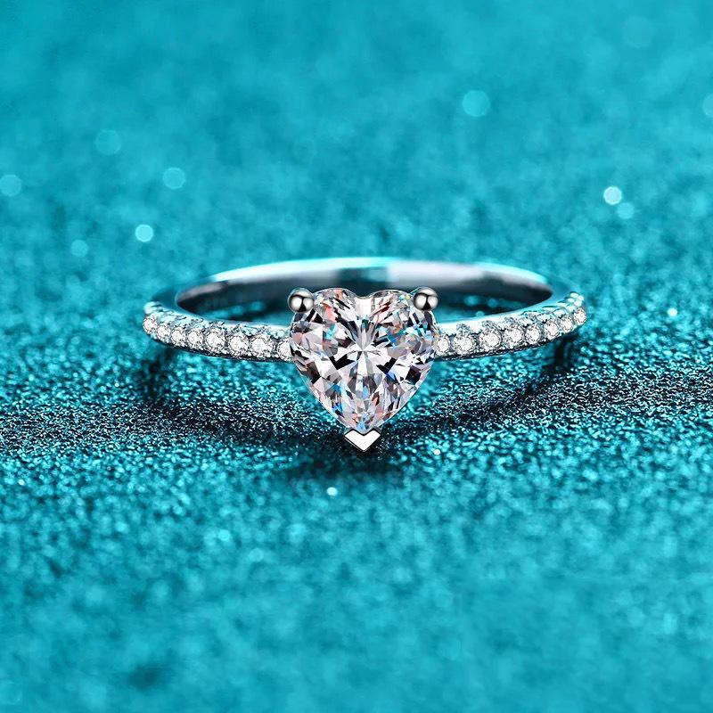 Lulu Tong 2024 Silver Heart Ring with High Carbon Diamond & Ruby Size 9 красный/рубиновый
Lulu Tong 2024 Silver Heart Ring with High Carbon Diamond & Ruby Size 9 красный/рубиновый