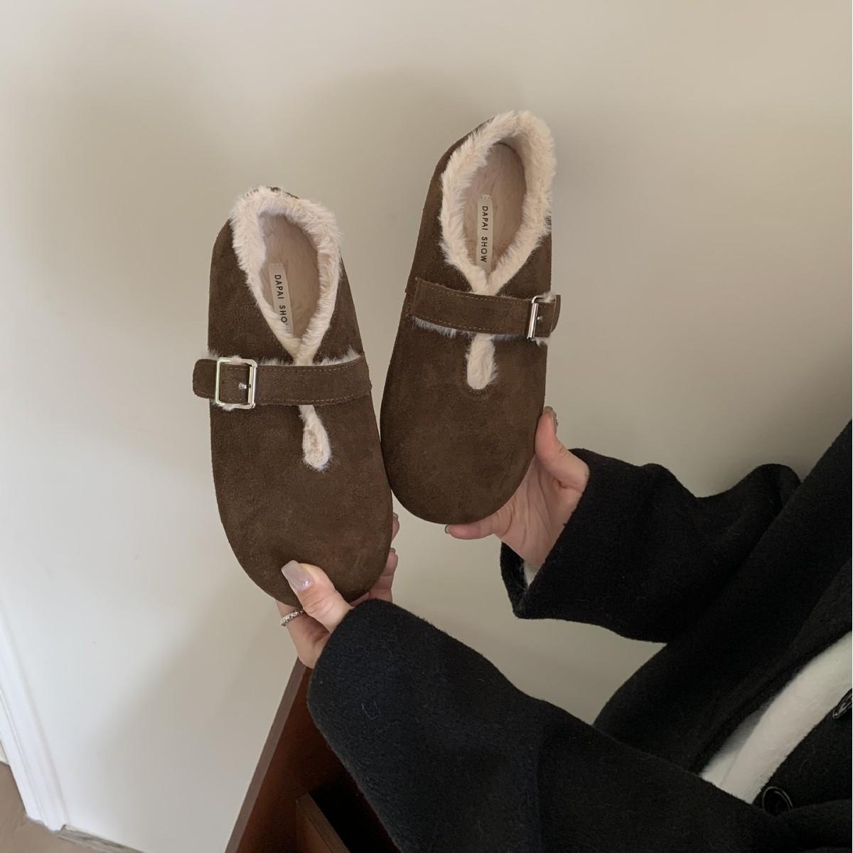 2025 autumn and winter new round head matte leather thickened fluff word with ballet beanie women s snow shoes 39 кофейный
2025 autumn and winter new round head matte leather thickened fluff word with ballet beanie women s snow shoes 39 кофейный