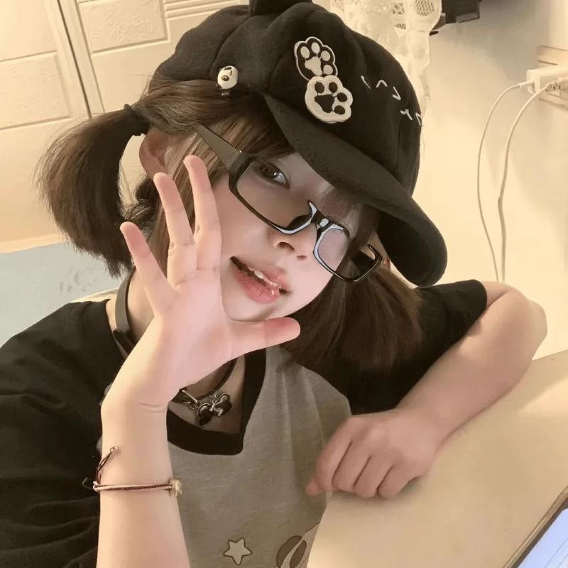 Кепка бейсболка с нашивкой кошачьих ушек для милой сестры с короткими волосами, женская, шляпа-эмулятор мертвого дома, серия Yabimeng house
Кепка бейсболка с нашивкой кошачьих ушек для милой сестры с короткими волосами, женская, шляпа-эмулятор мертвого дома, серия Yabimeng house