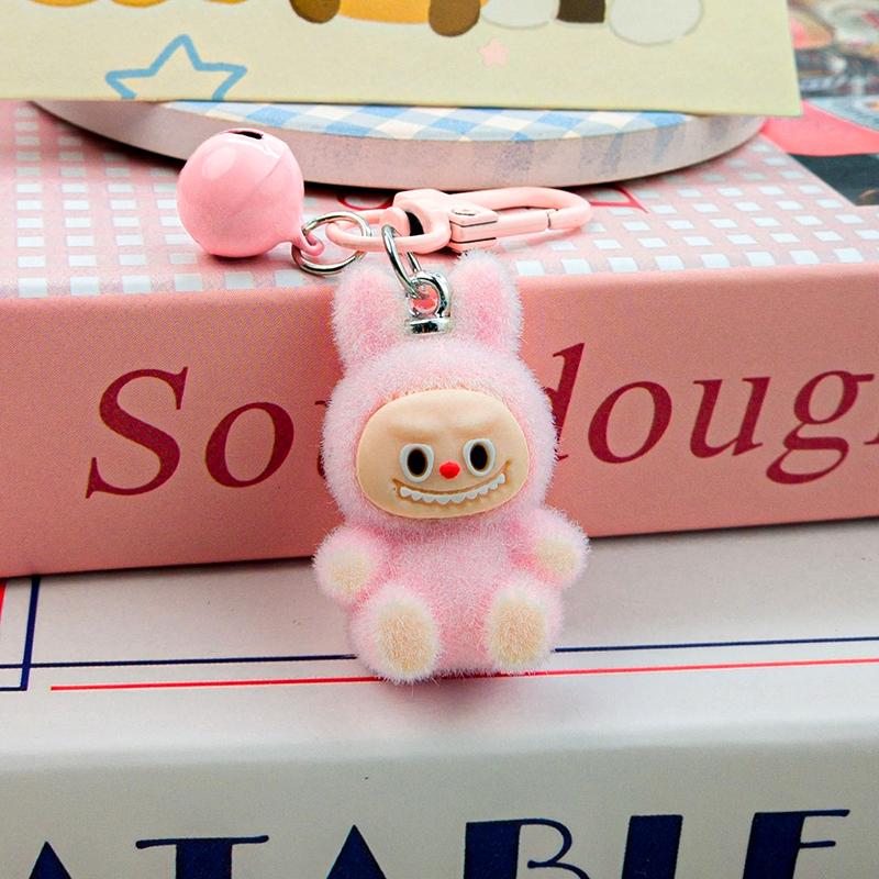 Флокированный Лабубу Брелок Кукла Шарм Подвеска для телефона Кольцо для ключей автомобиля Украшение для сумки розовый
Флокированный Лабубу Брелок Кукла Шарм Подвеска для телефона Кольцо для ключей автомобиля Украшение для сумки розовый