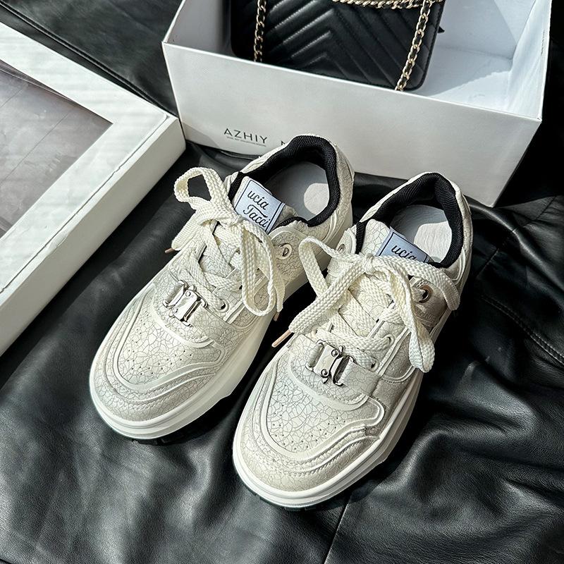 Design sense retro and old silver buckle white shoes women s autumn 2025 new thick-soled heightening sports and leisure board shoes 40 білий
Design sense retro and old silver buckle white shoes women s autumn 2025 new thick-soled heightening sports and leisure board shoes 40 білий